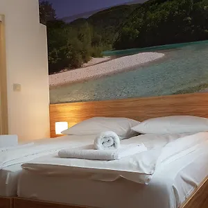 rezervați aici