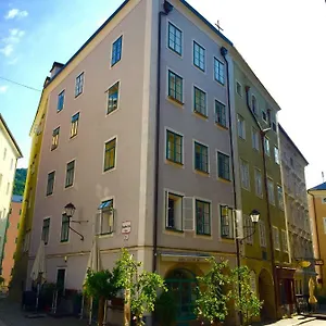 Mozart - House Homestay Salzburg